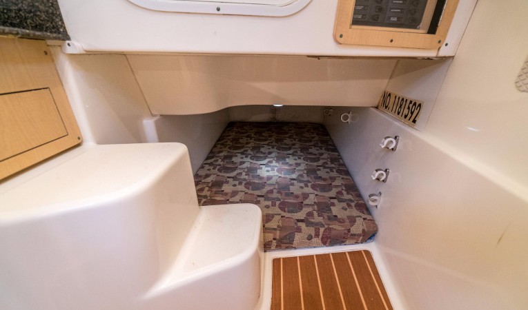 32 World Cat Single Berth