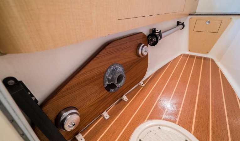 32 World Cat Cockpit Table