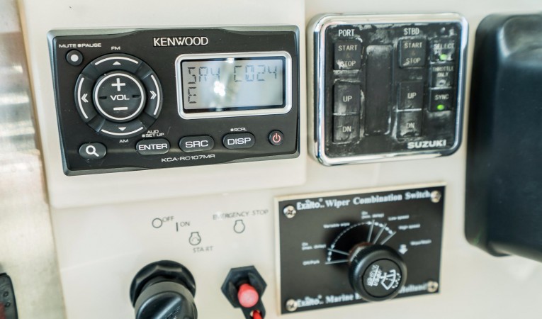 32 World Cat Kenwood Stero