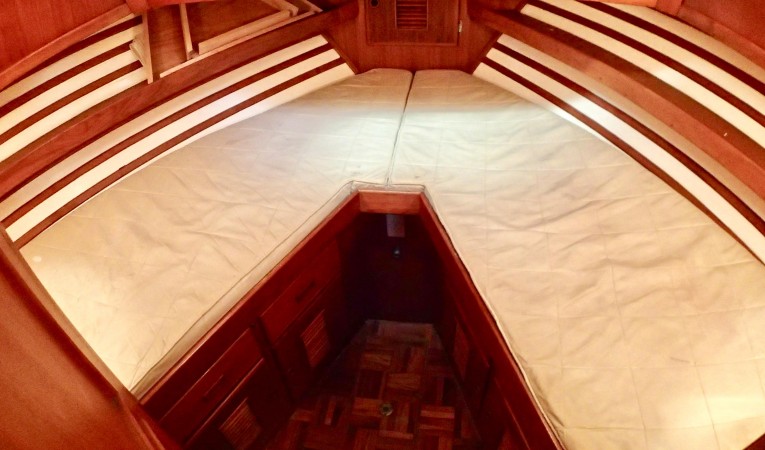 36 Universal Marine Forward Stateroom