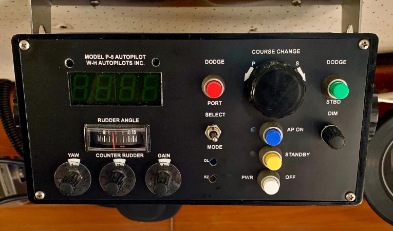36 Universal Marine W-H Autopilot