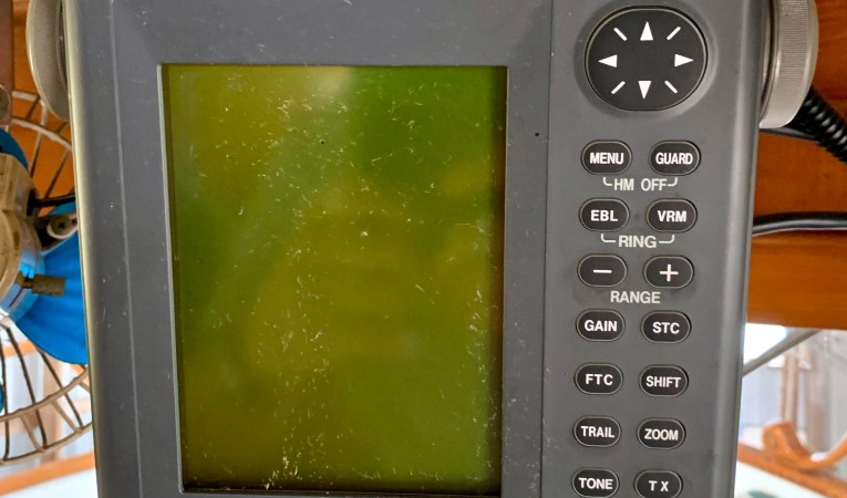 36 Universal Marine Furuno Radar