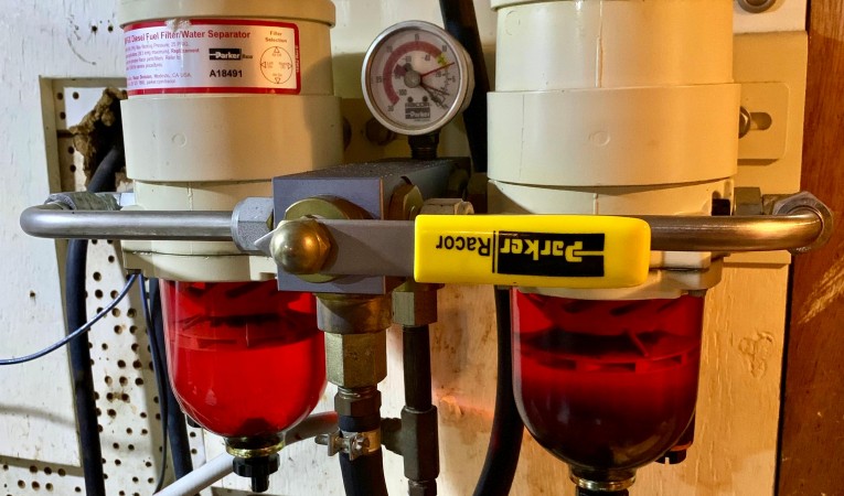 36 Universal Marine Racor Duplex Fuel System