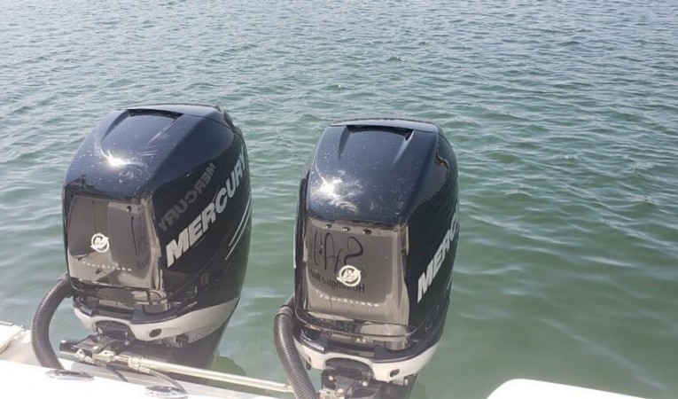 32 Boston Whaler 