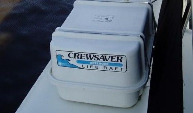 61 Hatteras Life Raft