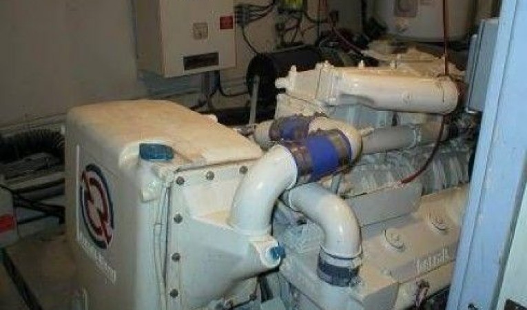 61 Hatteras Starboard Engine