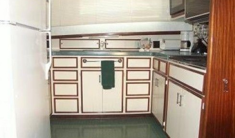 61 Hatteras Galley