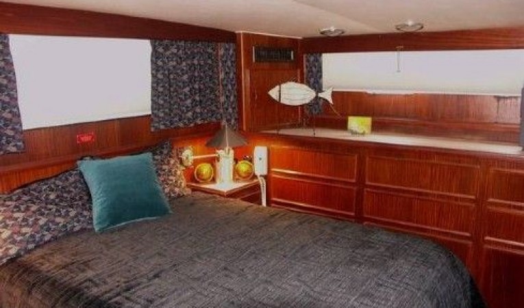 61 Hatteras Master Stateroom