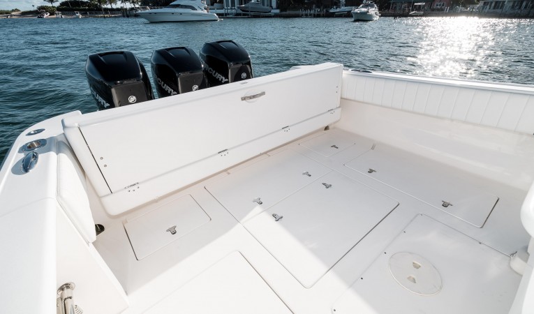 37 Intrepid Cockpit Seating Up