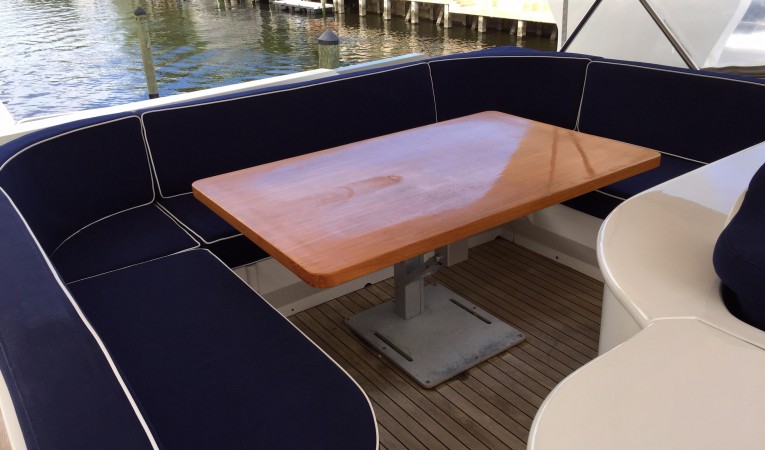 70 Maiora Aft seating for Entertaining