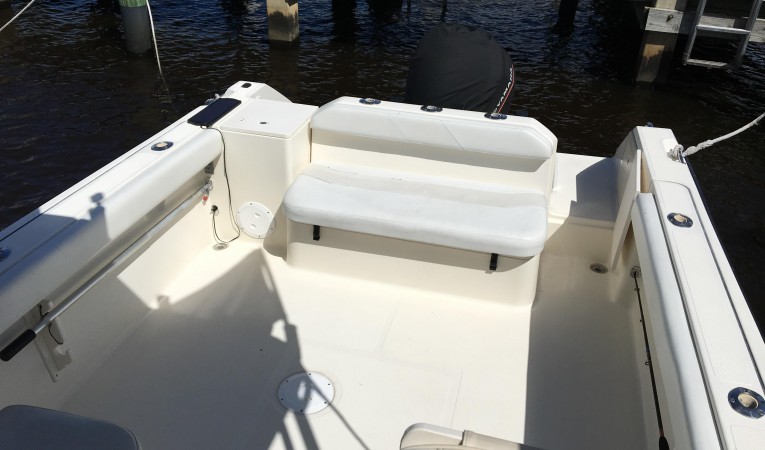 24 Pursuit Cockpit aft