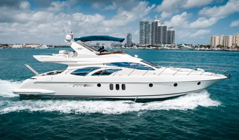 62 Azimut Stbd Profile
