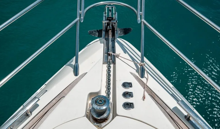 62 Azimut Windlass