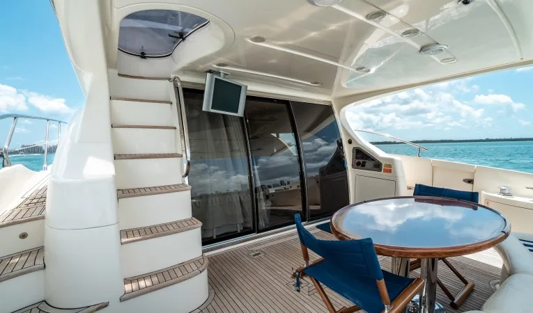 62 Azimut Stairs to Flybridge