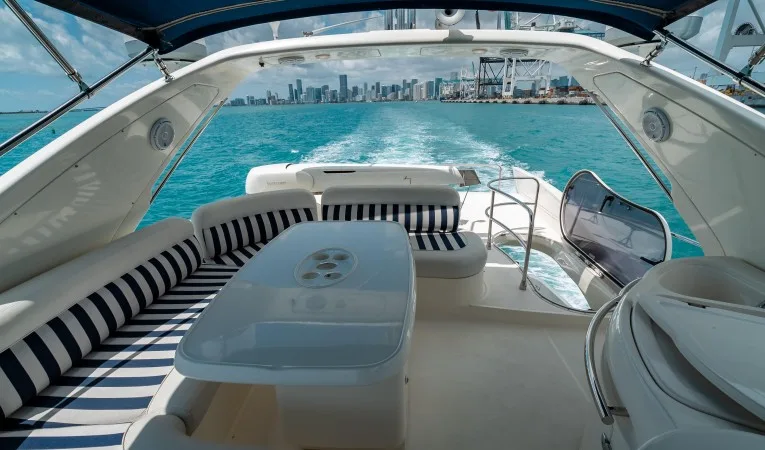 62 Azimut Flybridge Aft