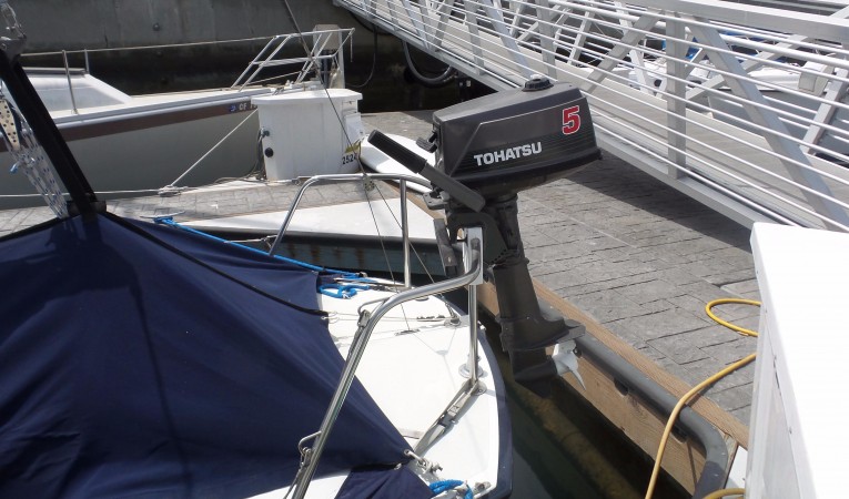 28 Alerion 5 HP Tahatsu OB/9' Dinghy