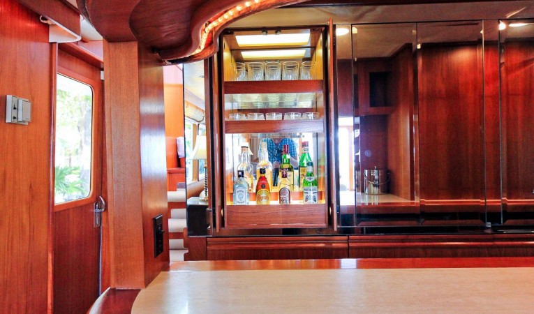 121 DENISON Main Salon