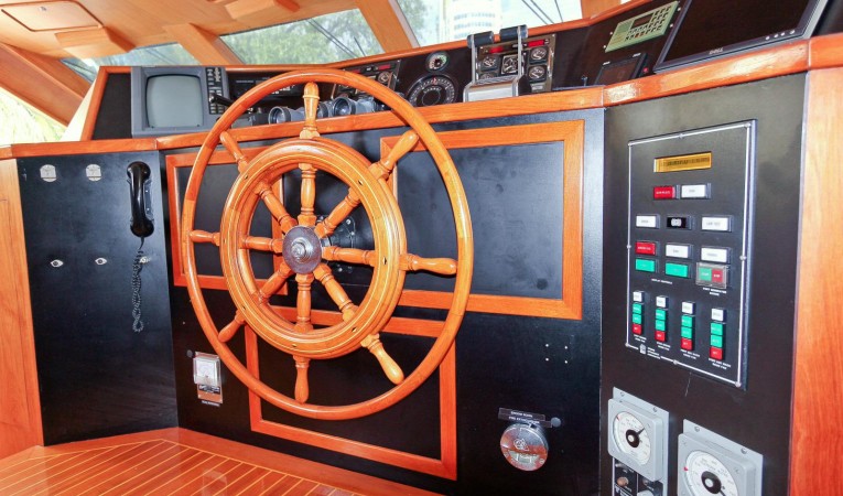 121 DENISON Pilot House