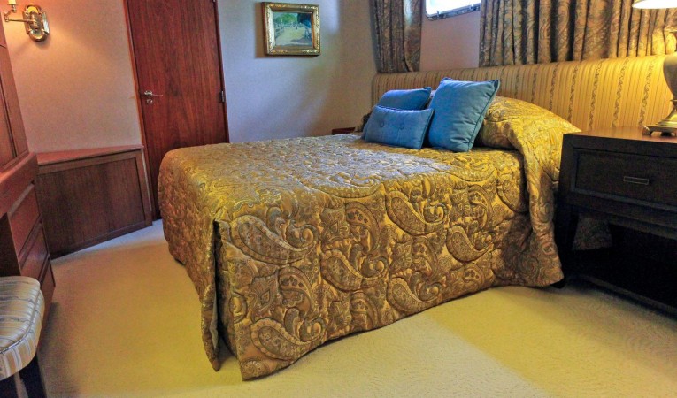 121 DENISON Port Guest Stateroom