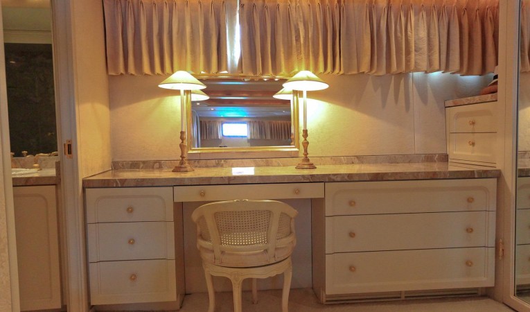 121 DENISON Master Stateroom