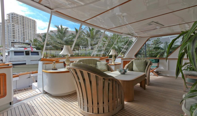 121 DENISON Aft Deck