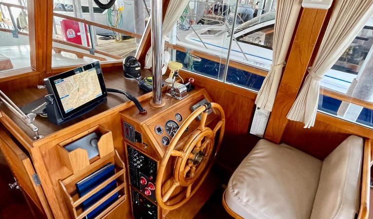 32 Grand Banks 