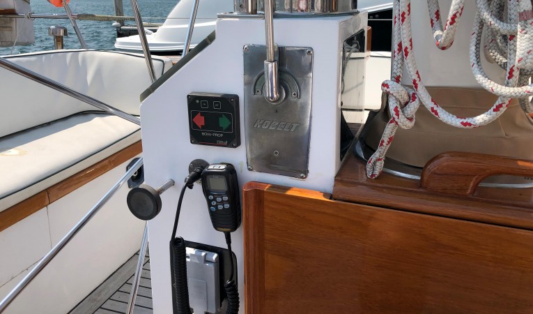 54 Little Harbor Custom pedestal, controls and mizzen mast