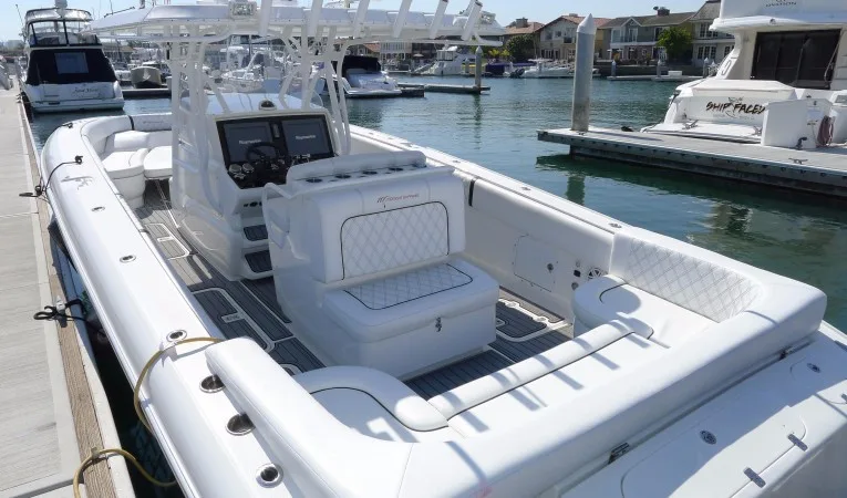 37 Midnight Express Aft 3/4 view