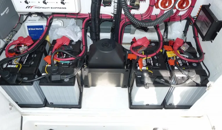 37 Midnight Express 4 NEW batteries