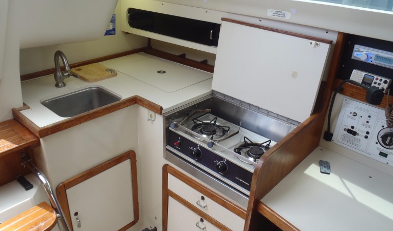 27 Catalina Galley stove