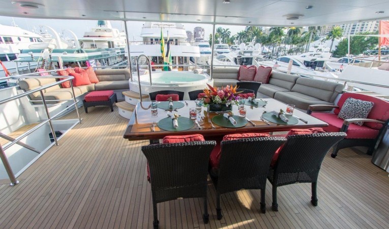 125 Cheoy Lee Bridge deck aft