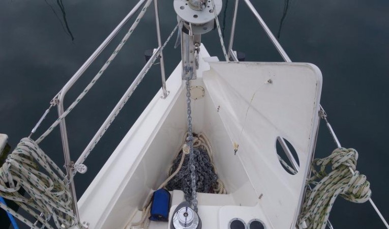 38 Catalina Anchor Locker