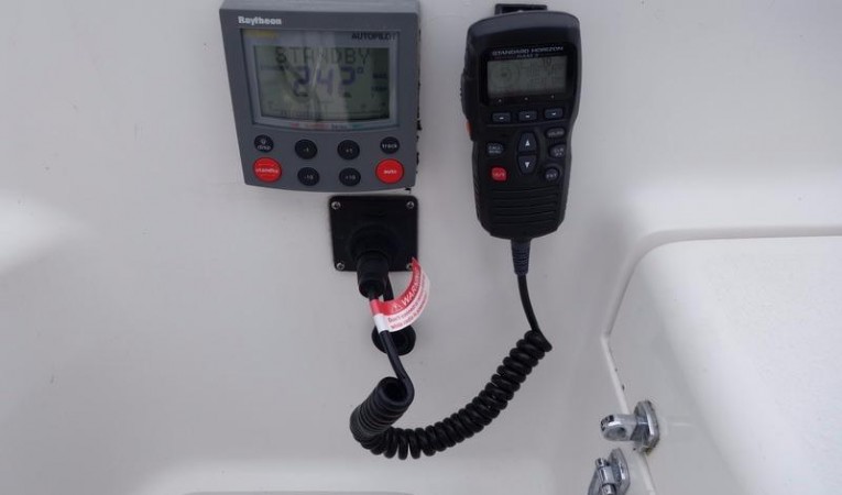 38 Catalina Autopilot / VHF Ram