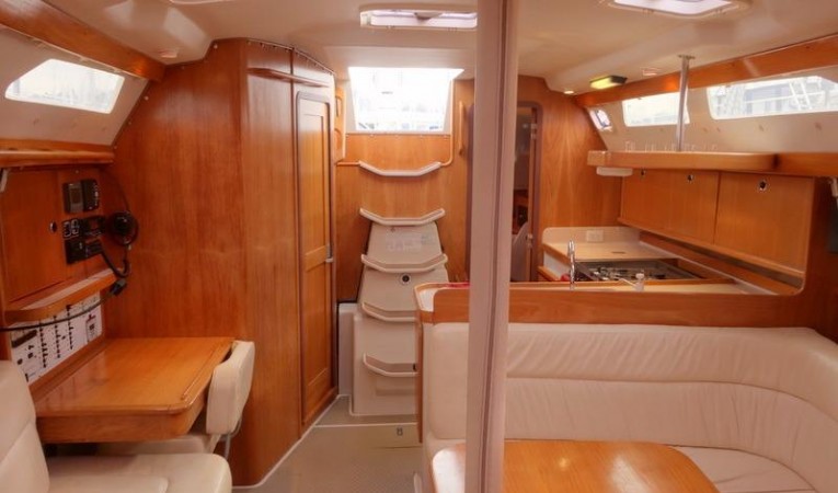 38 Catalina Salon (Looking Aft)