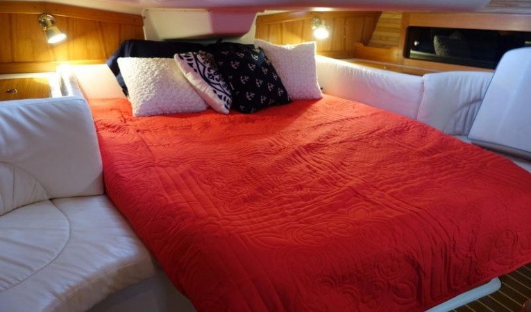 38 Catalina Master Aft Cabin