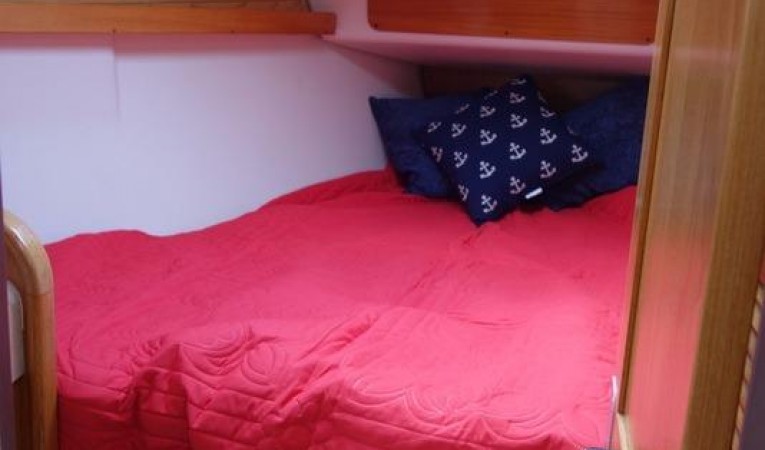 38 Catalina Fwd Cabin