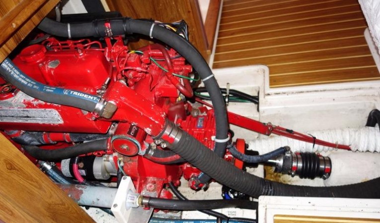 38 Catalina Engine (Aft)