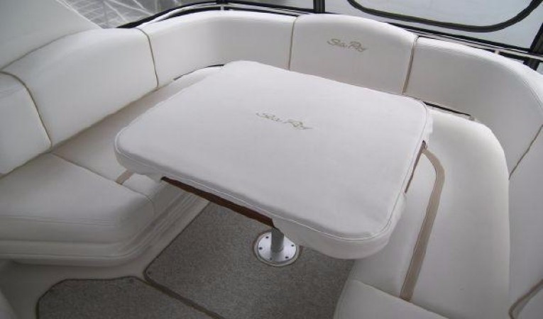 44 Sea Ray Salon Seating & Table w/ Cover