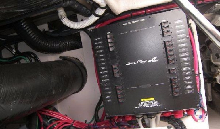 44 Sea Ray Engine Room