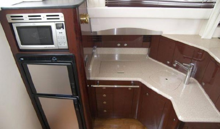 44 Sea Ray Galley