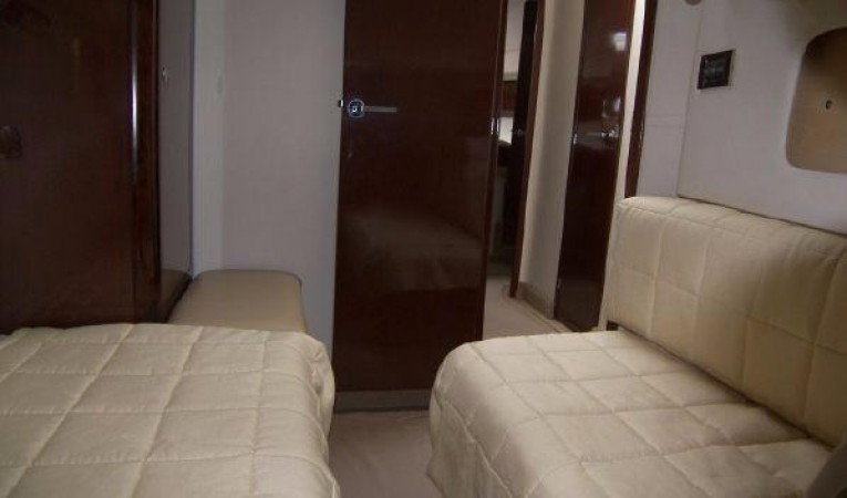 44 Sea Ray Guest Stateroom