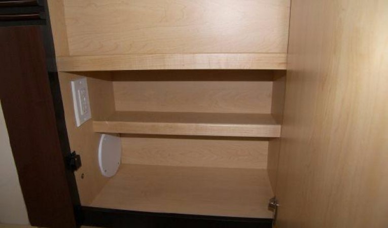 44 Sea Ray Guest Head Vanity Storage