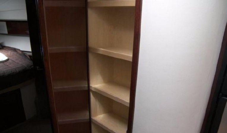 44 Sea Ray Master Stateroom Storage