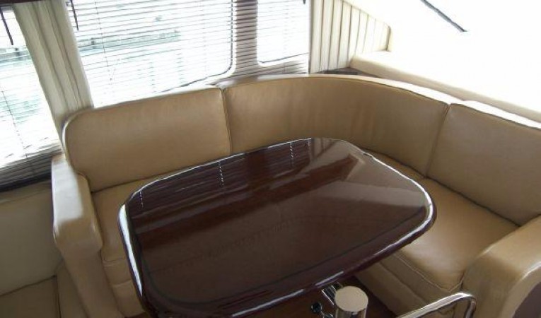 44 Sea Ray Salon TV/Dinette