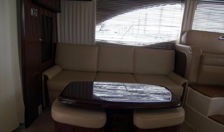 44 Sea Ray Salon Seating