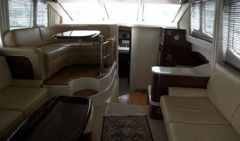 44 Sea Ray Salon View