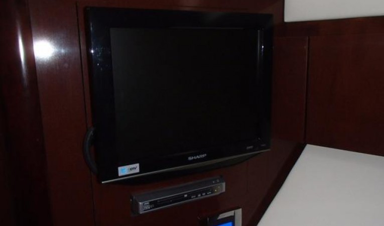 44 Sea Ray Master TV
