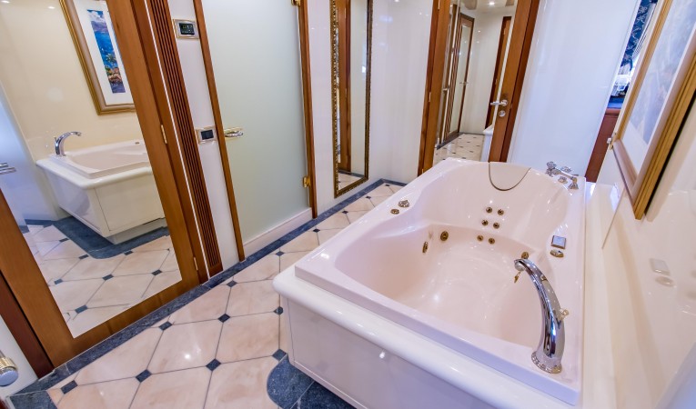 147 Sensation Yachts 