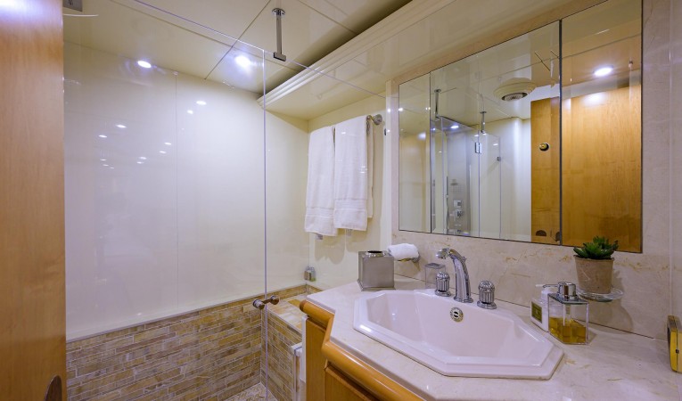 147 Sensation Yachts 