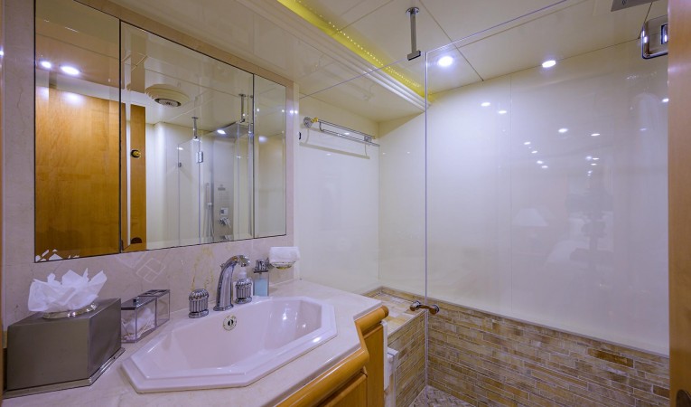 147 Sensation Yachts 